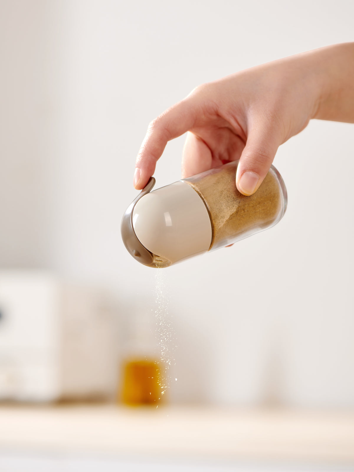 Glass masala sprinkler bottle for seasoning food