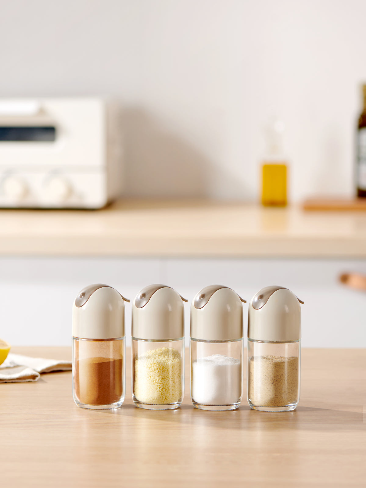 Glass masala sprinkler bottle for seasoning food