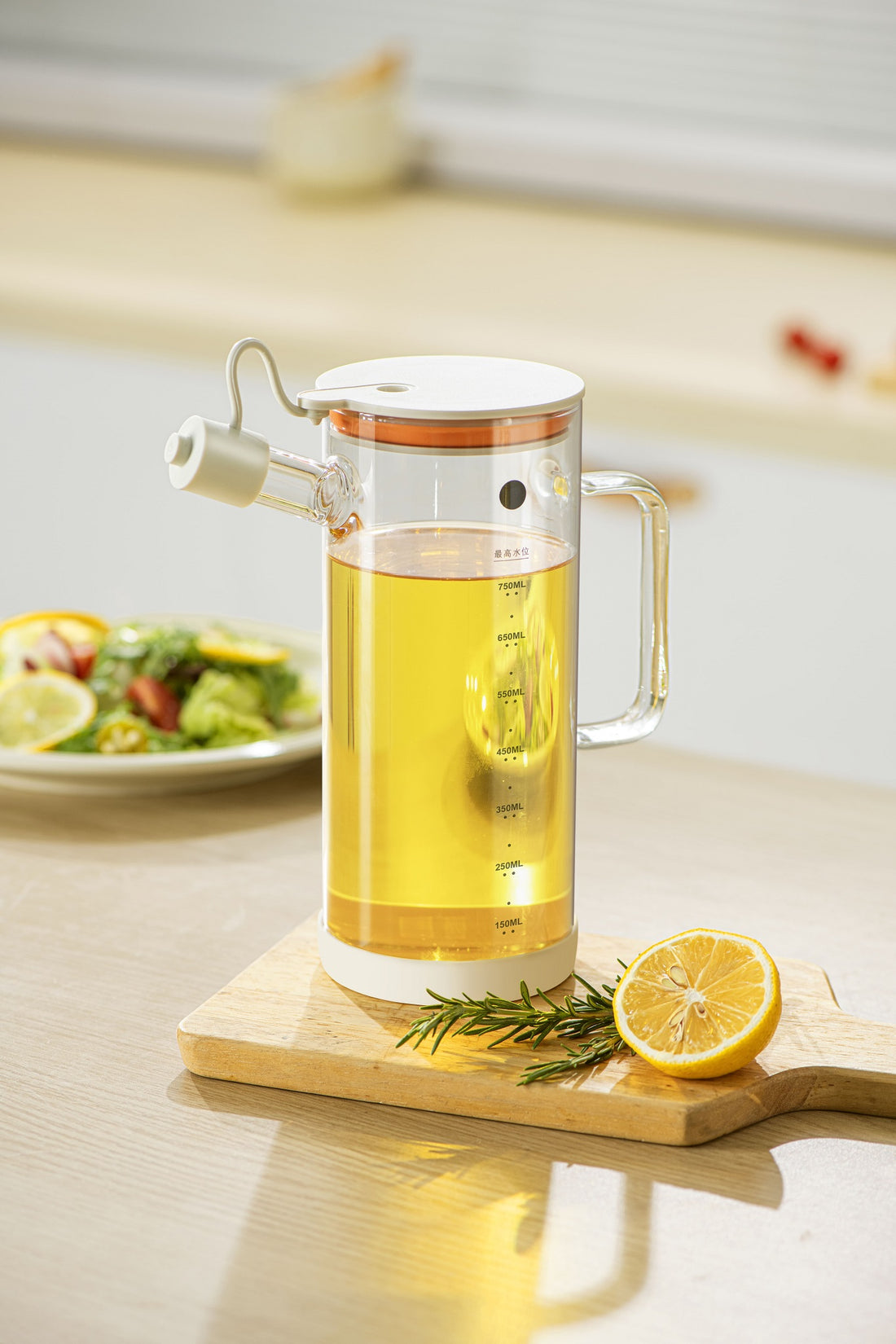 La Basera 750 ml glass cooking oil dispenser bottle in white